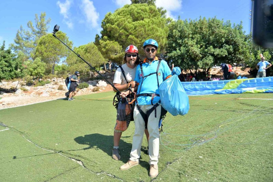 Alanya’da Toplanan Çöpler Yamaç Paraşütüyle Taşındı