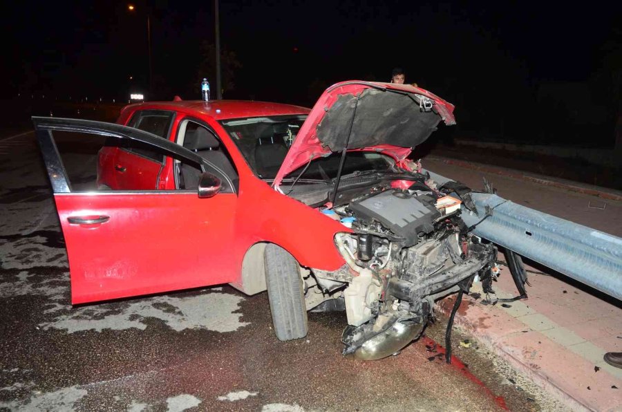 Otomobilin Hurdaya Çıktığı Kazada Ölümden Dönen Yolcu Hava Yastığı Şaşkınlığı Yaşadı