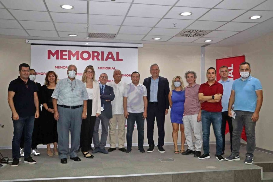 Uzmanlar 1 Yıl Boyunca Konuşamayan Hastayı Örnek Göstererek Uyardı: “sigaranın Üzerinde Gördüğünüz Tüm Resimler Gerçek”