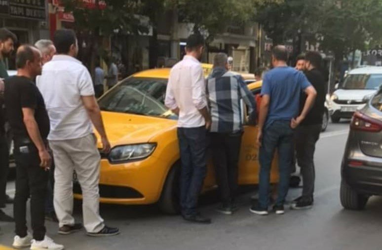 Yol Verme Tartışmasında Taksi Sürücüsü Darp Edildi