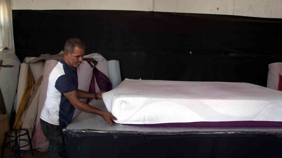 Kiralık Ev Bulamadı, Dükkana Yerleşti