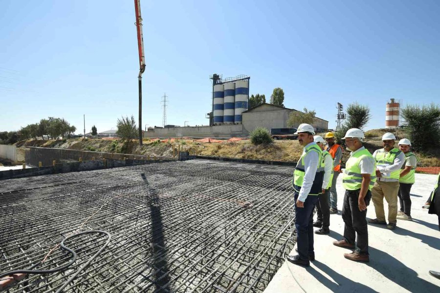 Konya’da Abdülhamid Han Caddesi Köprüyle Birinci Ve İkinci Etabı Birbirine Bağlanıyor