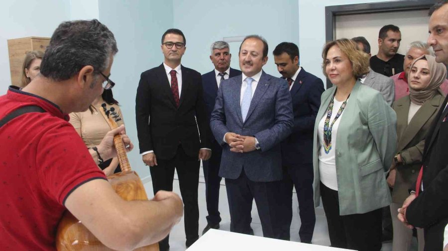 Mut’ta Gençlik Ve Spor Merkezi Kompleksi Açıldı