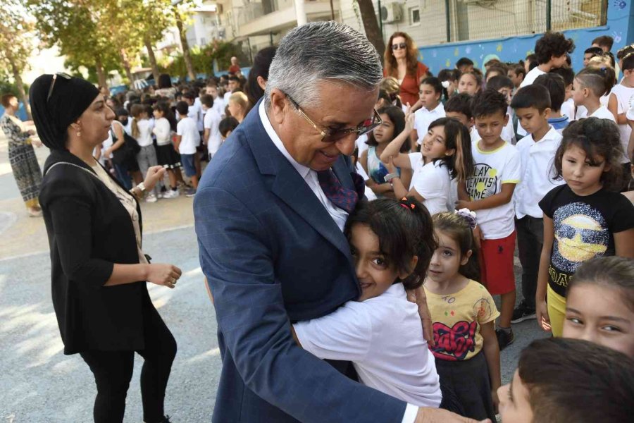 Kemer’de İlköğretim Haftası Kutlamaları Yapıldı