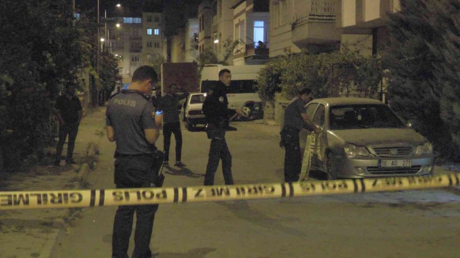 450 Saatlik Güvenlik Kamerası Kaydını İncelediler, Silahlı Saldırganı Enselediler