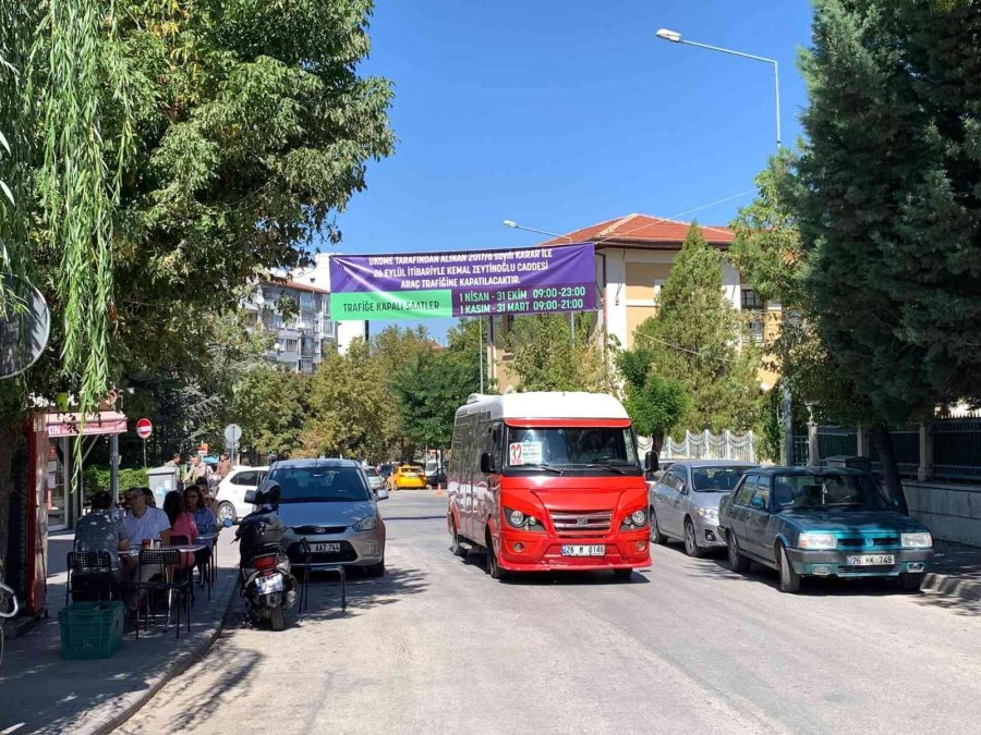 Tarihi Odunpazarı Bölgesi Esnafı Şaşkın Ve Tepkili