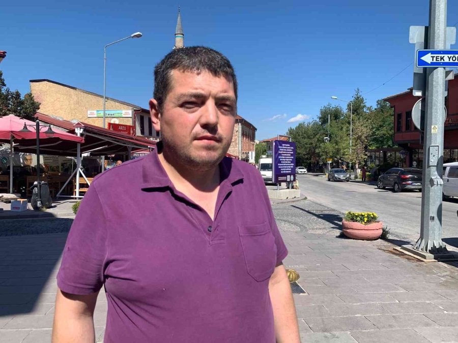 Tarihi Odunpazarı Bölgesi Esnafı Şaşkın Ve Tepkili