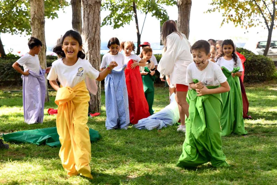 500 Çocuğun Katılımı İle Eğlenceli Ve Sağlıklı Etkinlikler Düzenlendi