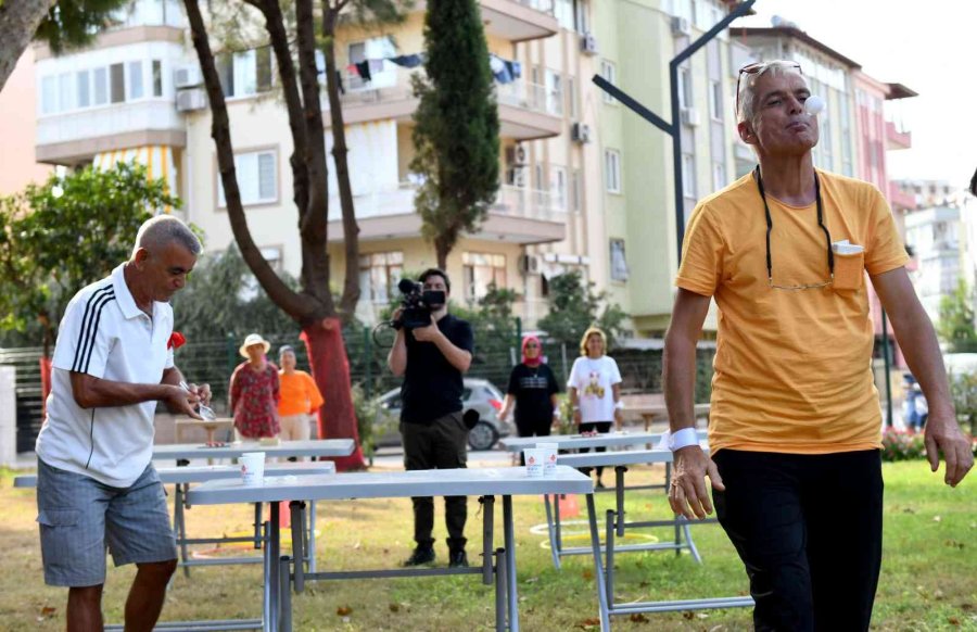 Alzheimer Günü’nde Oyun Oynadılar