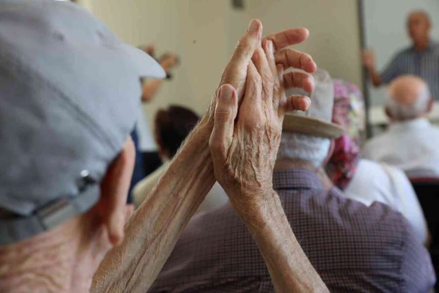 Dünya Alzheimer Günü Mavi Ev’de Kutlandı