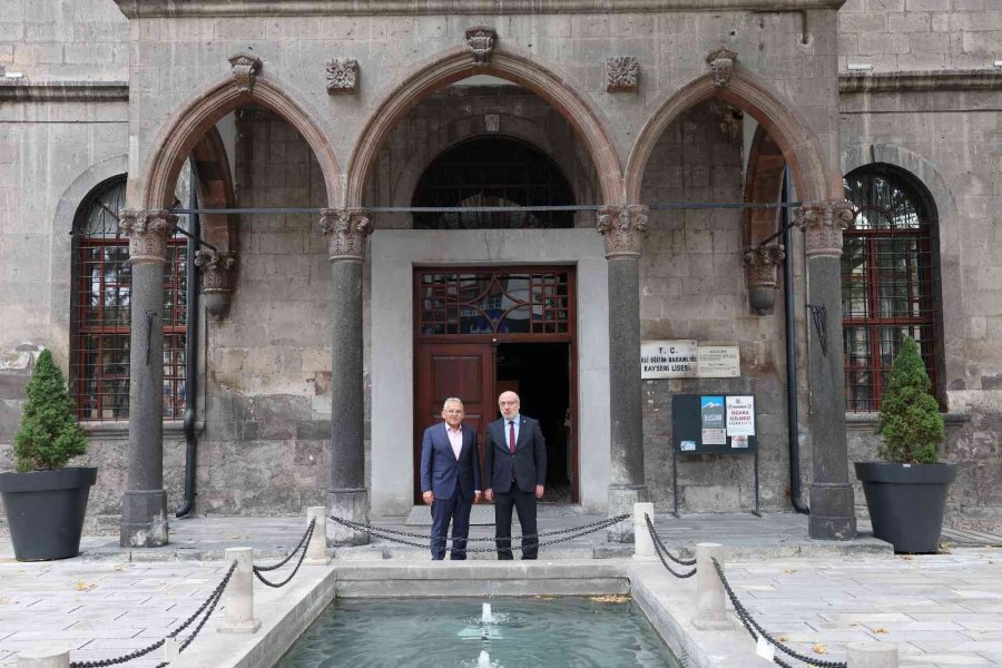 Başkan Büyükkılıç, Erü Ve Kayü Rektörleri İle Bir Araya Geldi