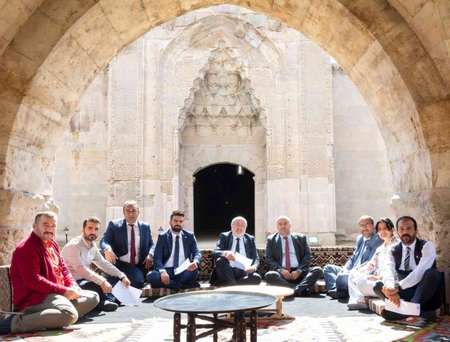 Tarihi Kervansaray’da Kayü Bünyan Myo’nun Akademik Kurul Toplantısı Yapıldı