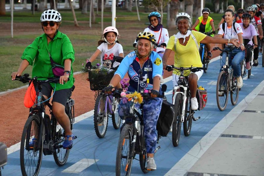 Mersin’de Bisikletseverler ’bisiklet Turu’nda Buluştu