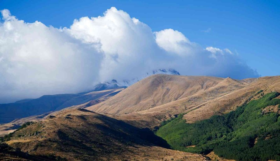 Erciyes’e Mevsimin İlk Karı Yağdı