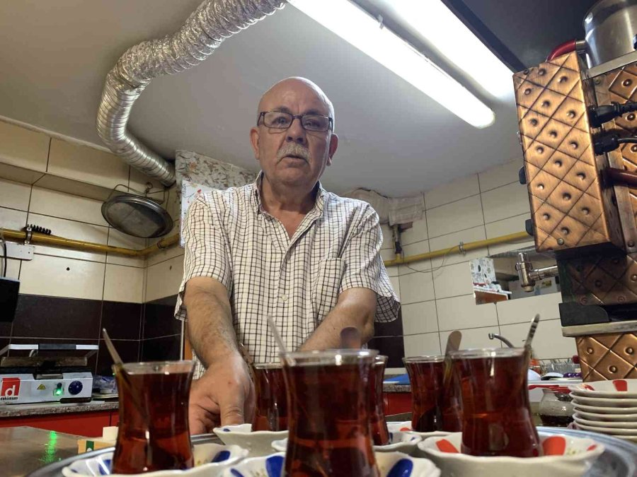 58 Yıldır Günde 20 Bardak İçiyor