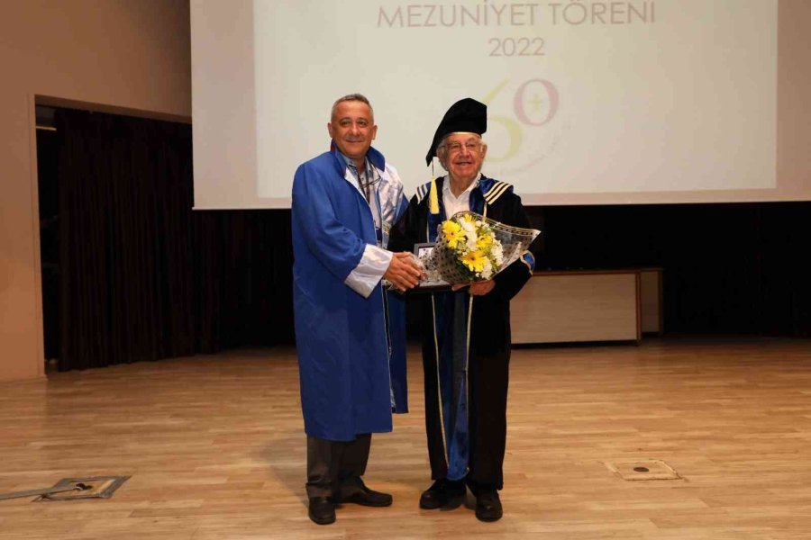 167 Tazelenme Öğrencisi 60 Yaşından Sonra Mezun Olma Heyecanı Yaşadı.