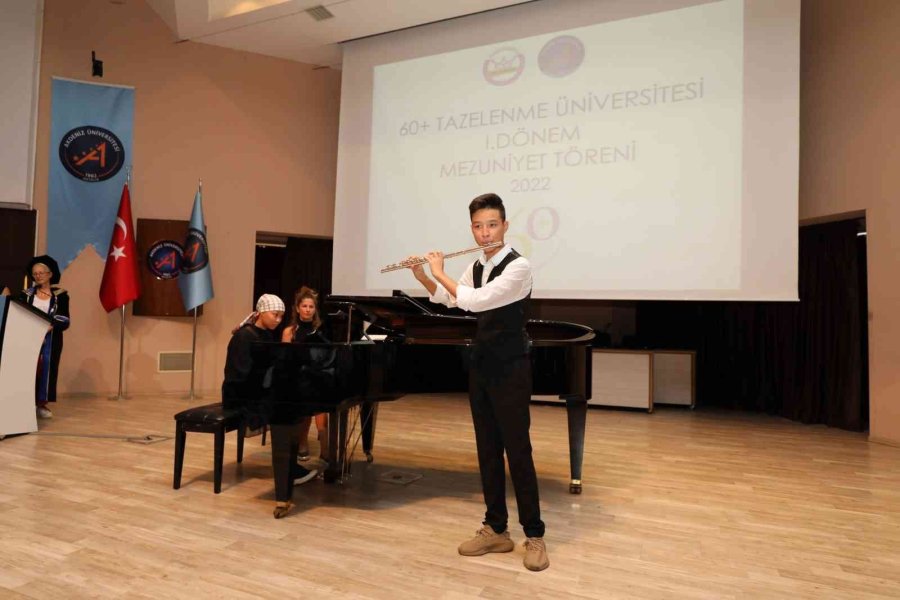 167 Tazelenme Öğrencisi 60 Yaşından Sonra Mezun Olma Heyecanı Yaşadı.