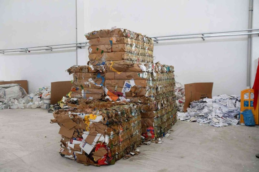 Aksaray’da Her Gün 5 Ton Atık Ekonomiye Kazandırılıyor