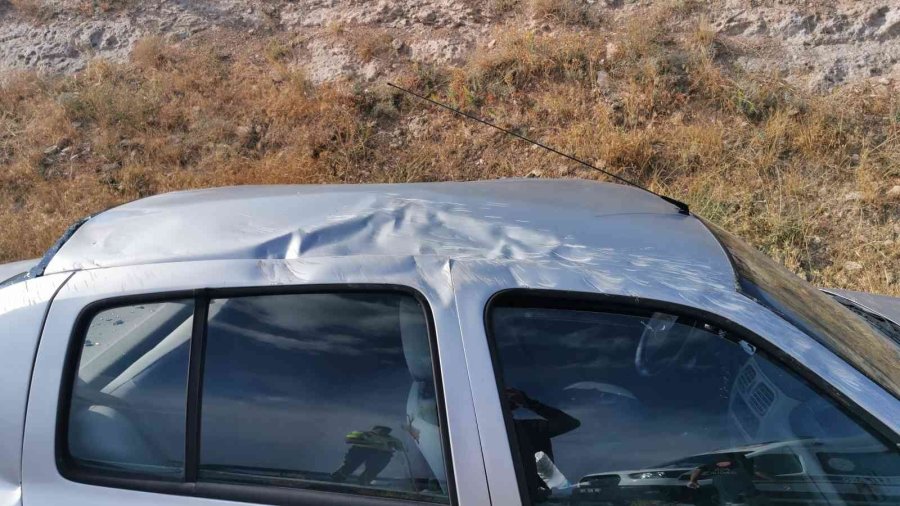 Kontrolden Çıkan Otomobil Şarampole Devrildi: 1 Yaralı