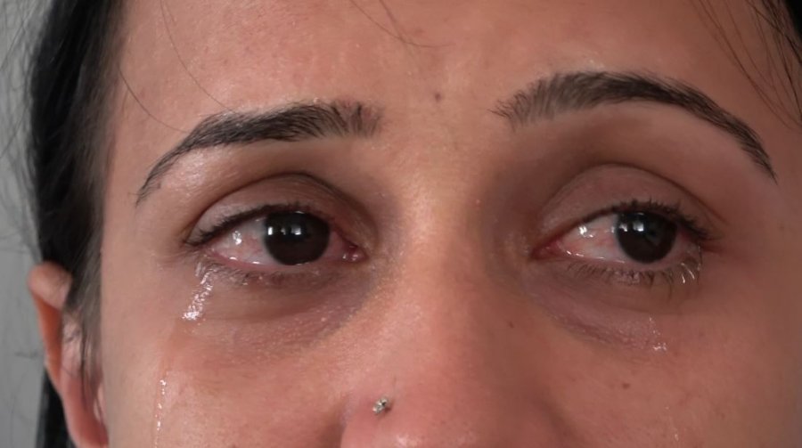 Kiracı Kadın, Evinin Boşaltılmasını İsteyen Ev Sahibi Tarafından Kapısının Baltayla Kırıldığını İddia Etti