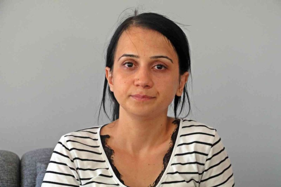 Kiracı Kadın, Evinin Boşaltılmasını İsteyen Ev Sahibi Tarafından Kapısının Baltayla Kırıldığını İddia Etti