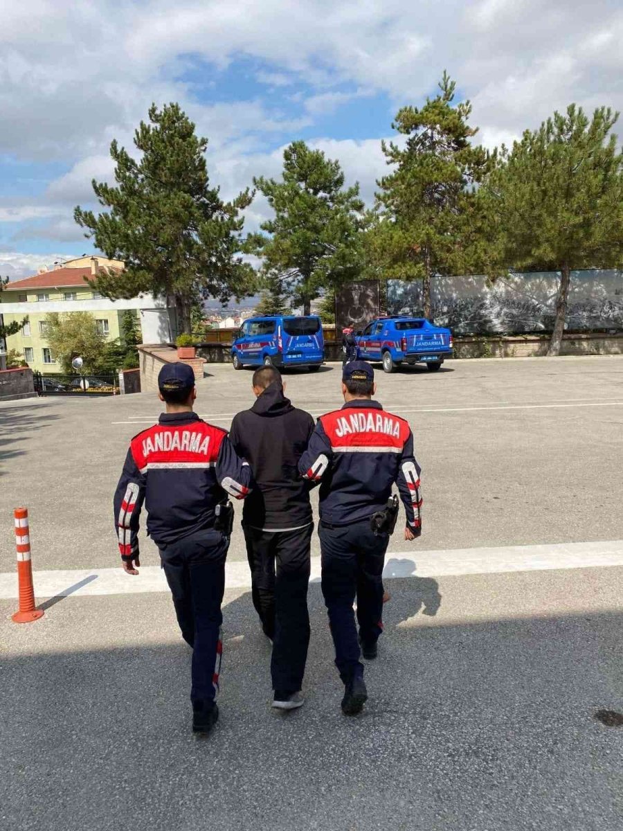 İş Yerinden Hırsızlık Yapan 3 Şüpheli Tutuklandı