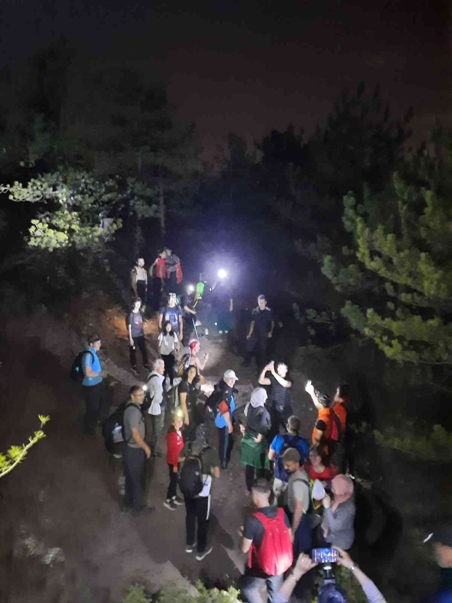 Doğa Tutkunları Soğuk Havaya Aldırış Etmedi