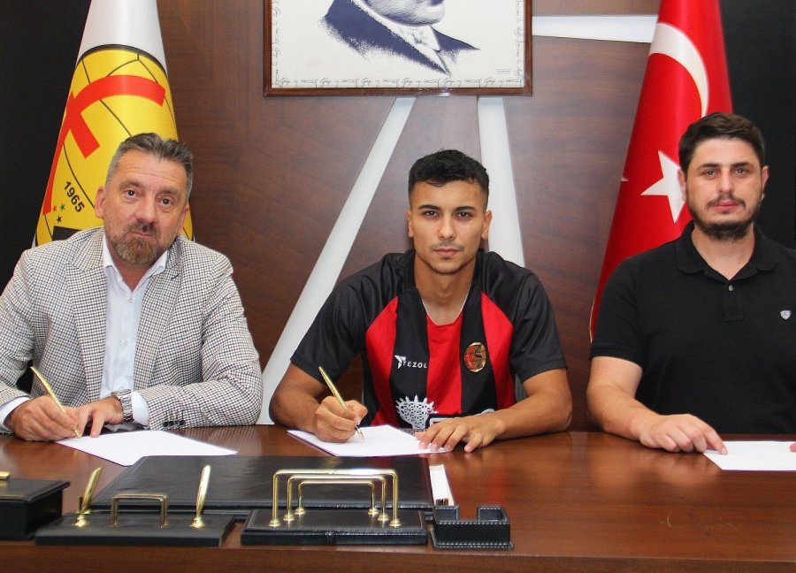 Eskişehirspor’da 3 Oyuncu İle 5’er Yıllık Sözleşme İmzalandı