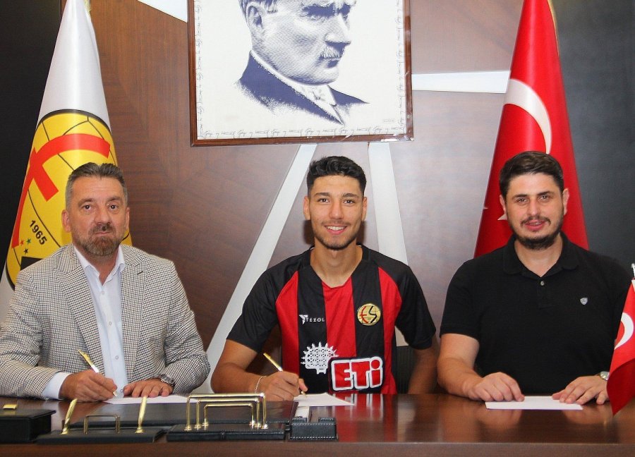 Eskişehirspor’da 3 Oyuncu İle 5’er Yıllık Sözleşme İmzalandı