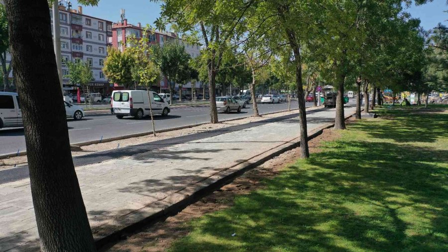 Büyükşehir’den Bisiklet Ve Yaya Yolu Çalışması