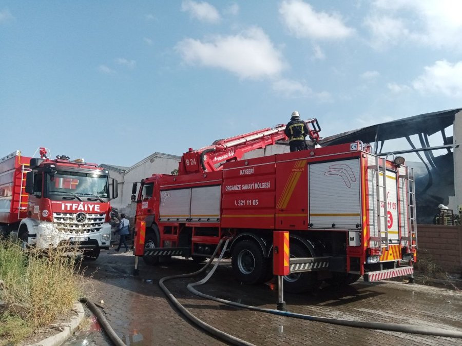 Tekstil Fabrikasında Korkutan Yangın