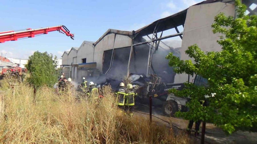 Kayseri’de Fabrika Yangını 2 Saatte Kontrol Altına Alındı