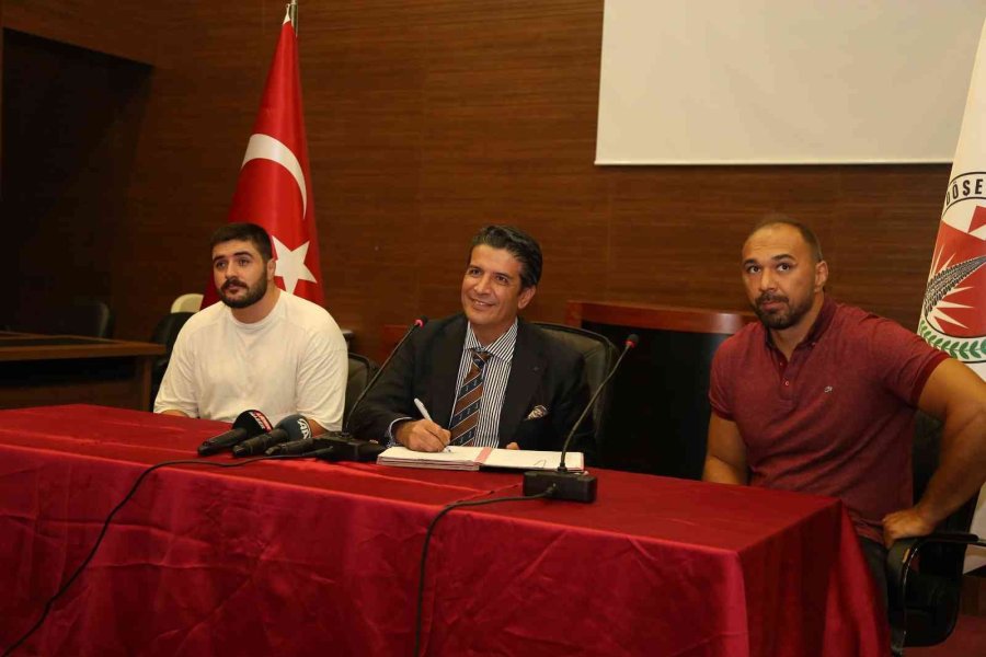 Başpehlivan Ali Gürbüz, Döşemealtı’na Transfer Oldu