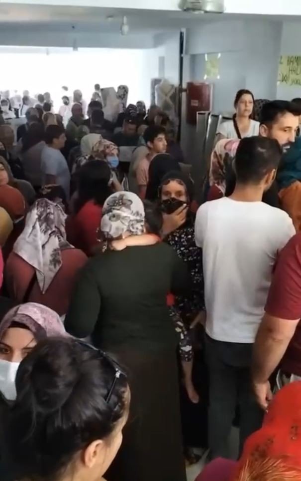 Antalya’da Ucuz Halı İzdihamı