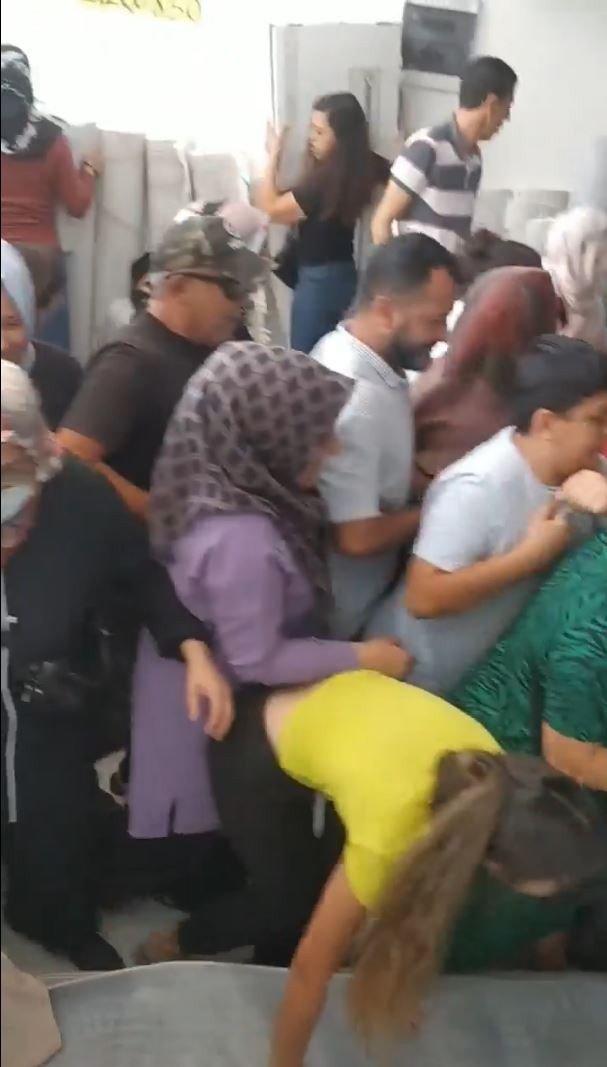 Antalya’da Ucuz Halı İzdihamı