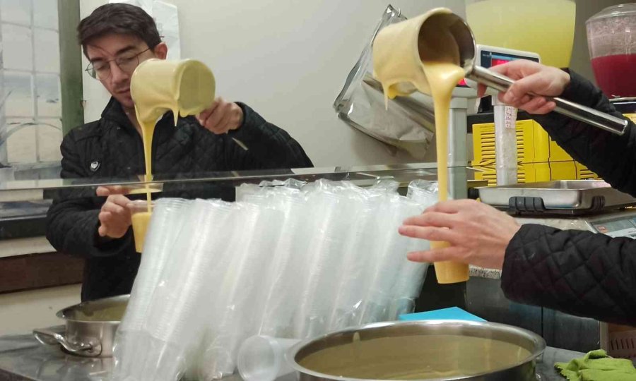 Eskişehir’de Havalar Birden Soğudu Boza Satışları Arttı