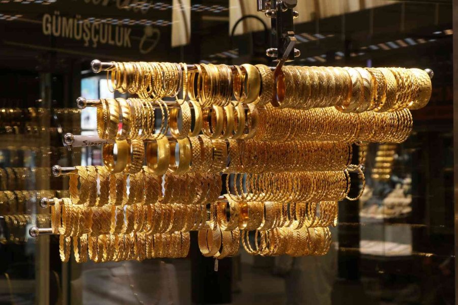 Düşüş Yaşayan Altın Fiyatları Yatırımcısını Harekete Geçirdi