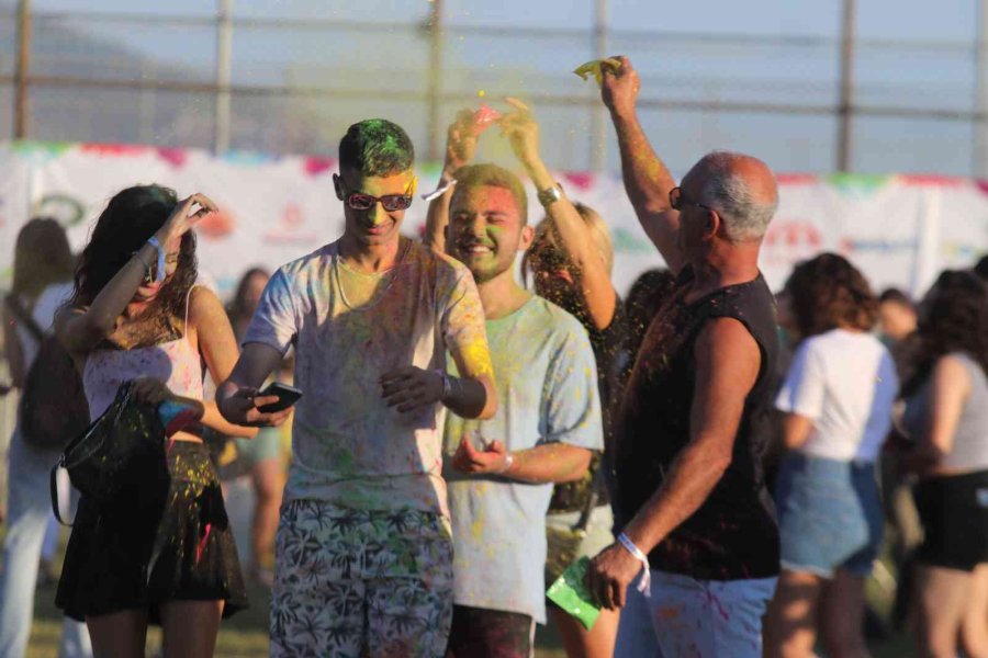 3. Uluslararası Bisiklet Festivali’nin En Renkli Etabına Onlarca Kişi Katıldı