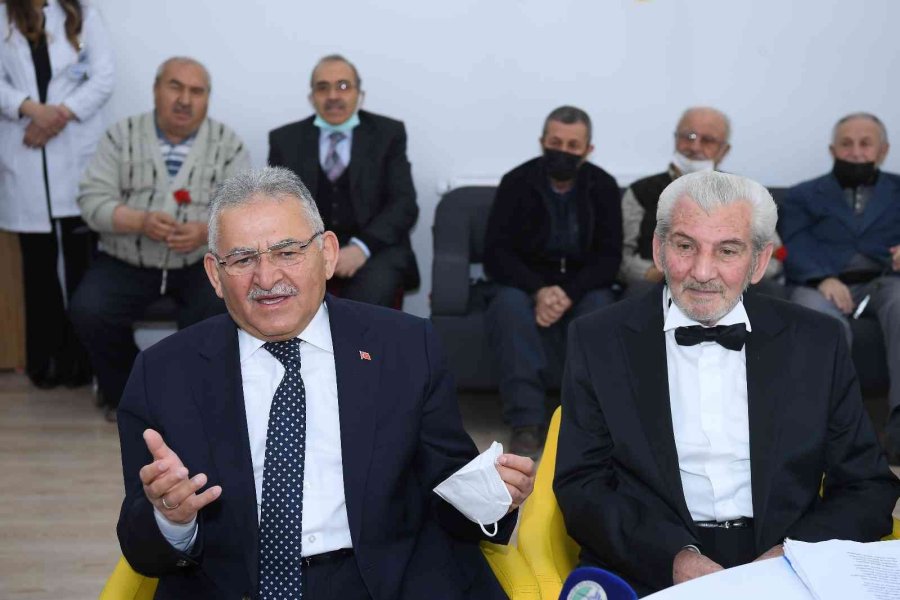 Ulu Çınarlar, Dünya Yaşlılar Günü’nde Tiyatro Ve Konserle Buluşacak