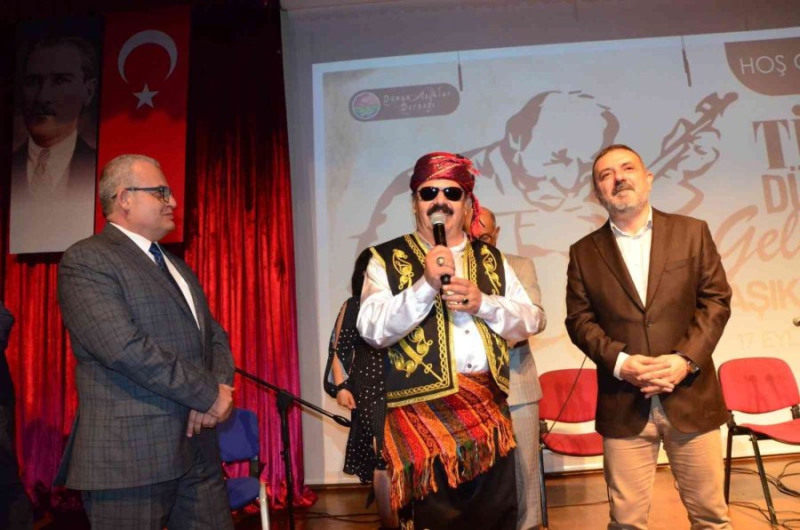 Türk Dünyası Aşık Edebiyatı’na Hizmet Ödülü Prof. Dr. Durbilmez’e