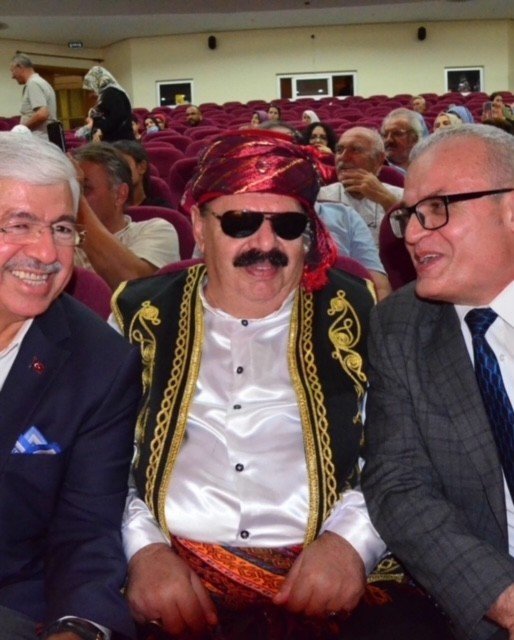 Türk Dünyası Aşık Edebiyatı’na Hizmet Ödülü Prof. Dr. Durbilmez’e