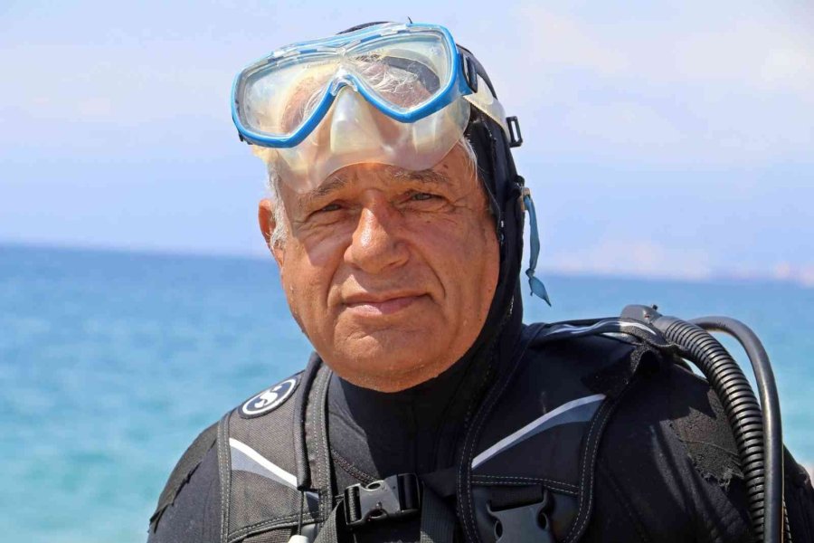 Av Yasağı Etkisini Gösterdi, Antalya Körfezi’nde Her Taşın Altından ‘lagos’ Balığının Yavrusu Çıkıyor