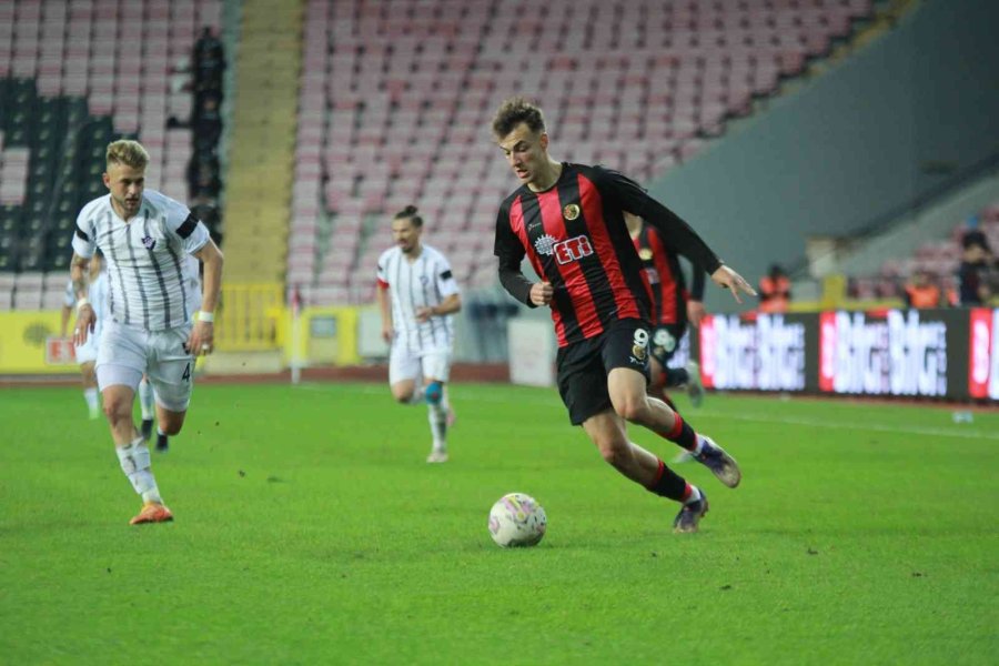 Tff 3. Lig: Eskişehirspor: 3 - Hacettepe 1945: 4