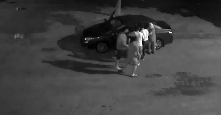 Antalya’da Aracını Park Etmeye Çalışan Adama Komşu Dayağı