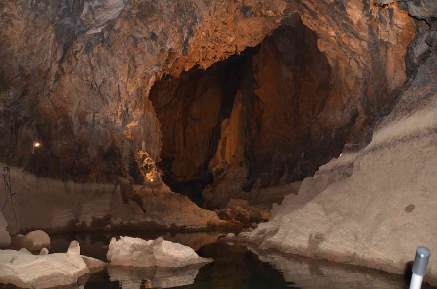 Türkiye’nin En Uzun Yeraltı Gölüne Ziyaretçi Akını
