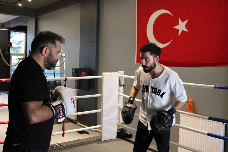 Milli Dövüşçü Avrupa Şampiyonası Öncesi Beslenme Düzenini Anlattı