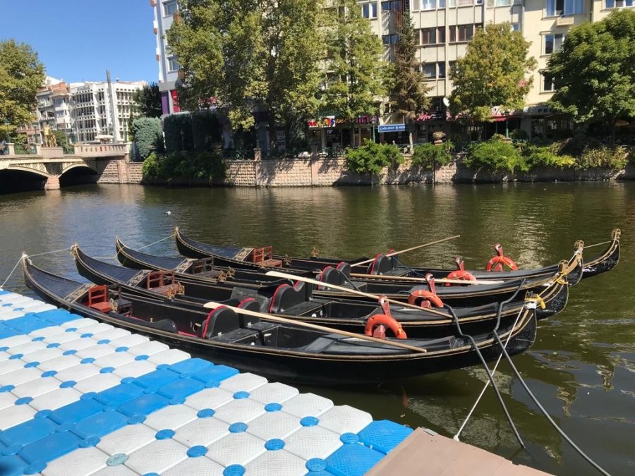 Hava Serinleyince Hafta Sonu Gondollar Boş Kaldı