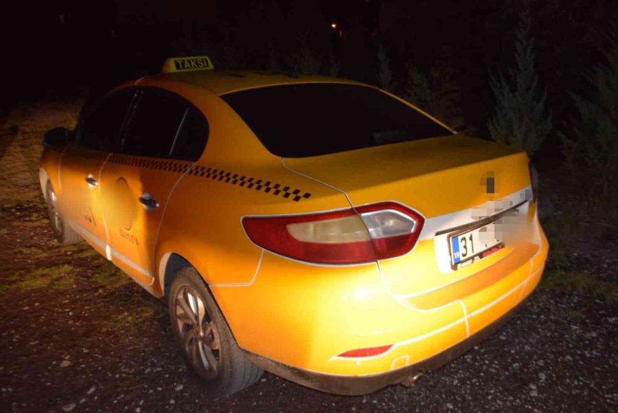 Hatay’dan Konya’ya Geldi, Bindiği Taksi Sürücünü Bıçaklayıp Aracı Gasp Etti