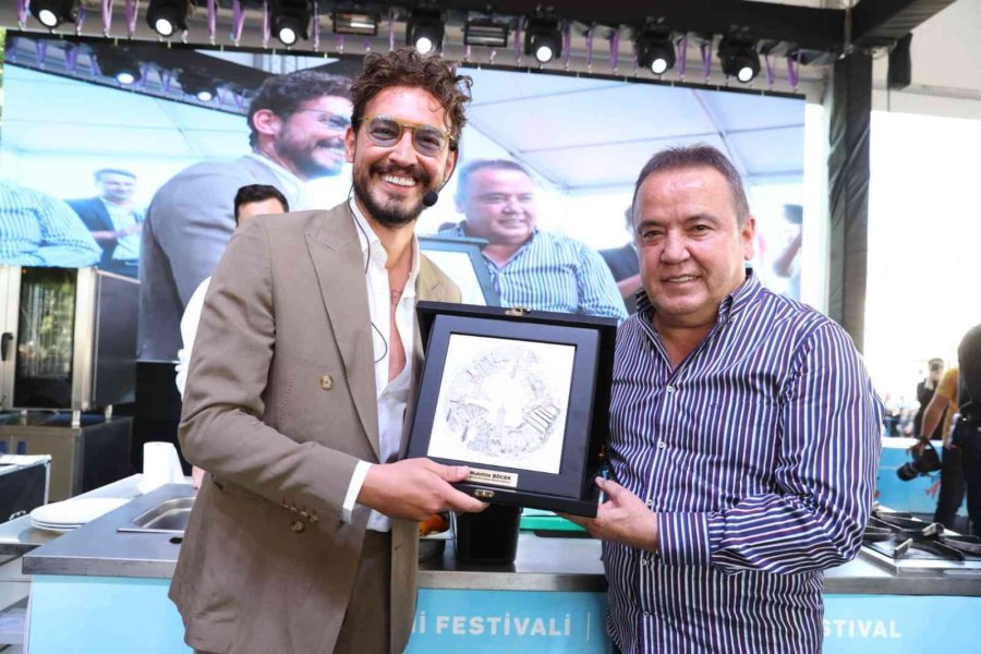 Antalyalılar Ünlü Şeflerin Söyleşi Ve Workshopuna Akın Etti