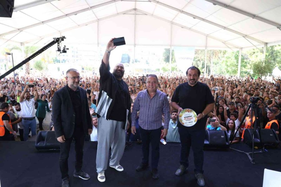 Antalyalılar Ünlü Şeflerin Söyleşi Ve Workshopuna Akın Etti